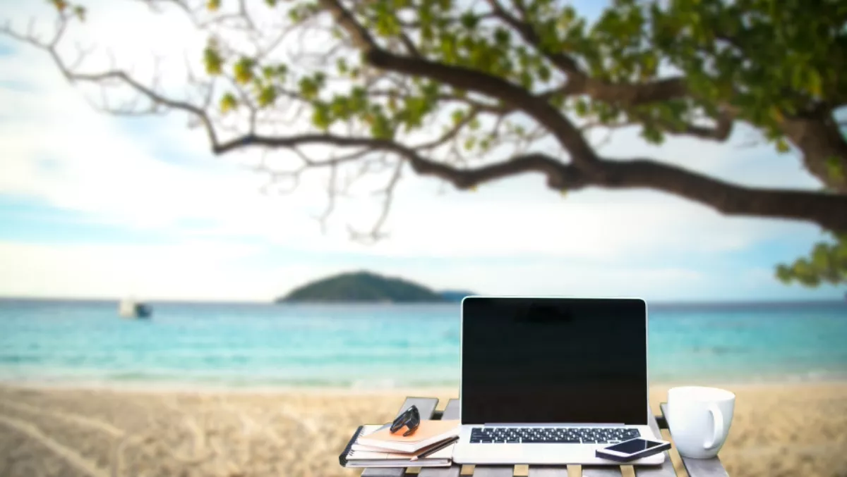 Working through the holiday season? Four ways to keep your mobile device secure