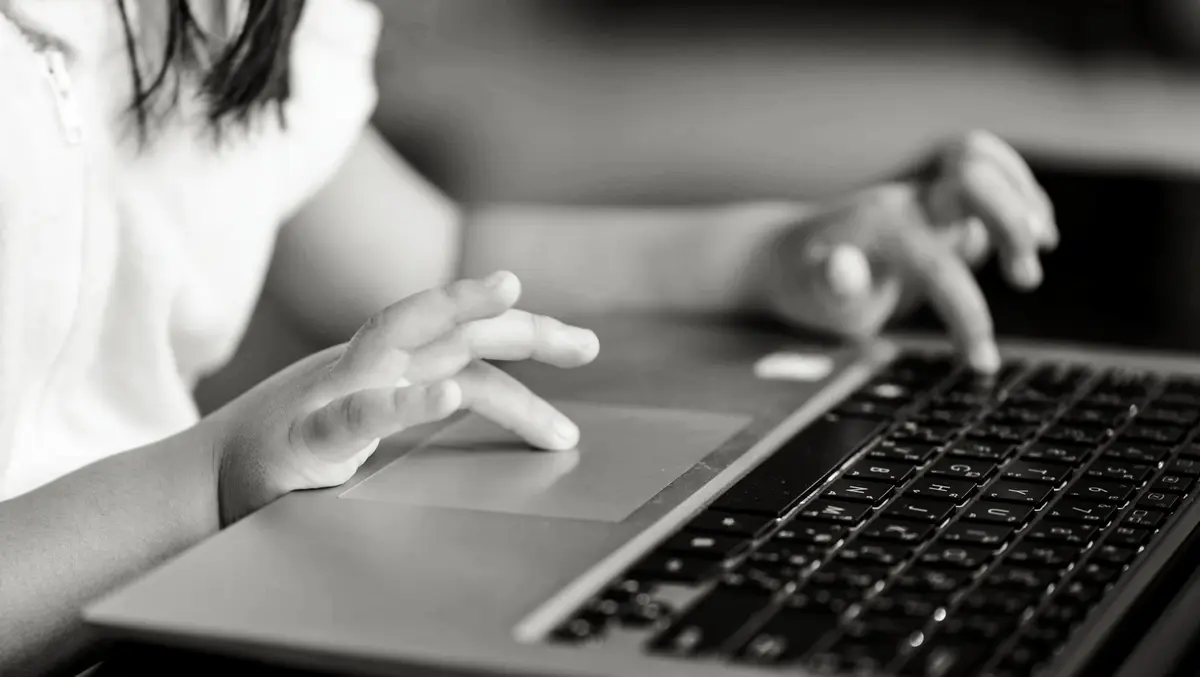 Net-Defence urges parents to talk privacy with children